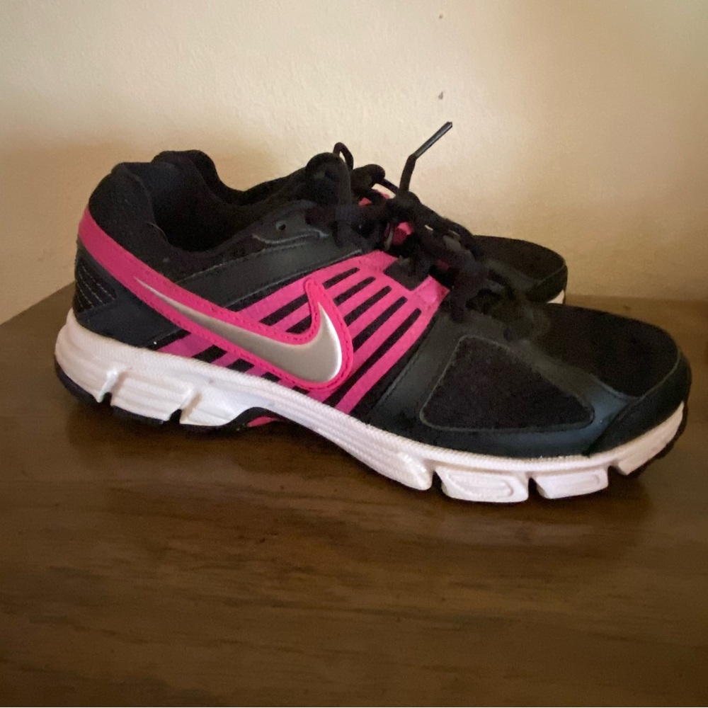 Womens Nike Downshifter 5 Black & Pink Athletic | Running | Yoga | Gym Shoes